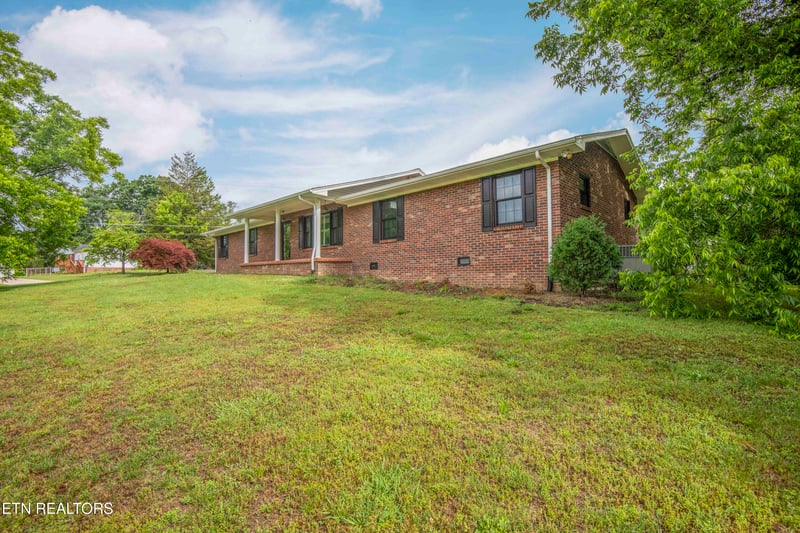 2440 Vincinda Cir, Knoxville, TN 37924