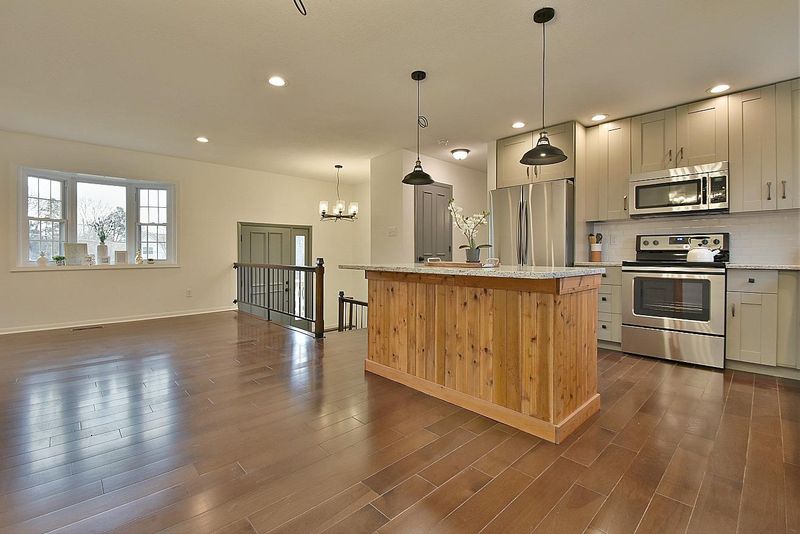 2441 Bishops Bridge Rd, Knoxville, TN 37922