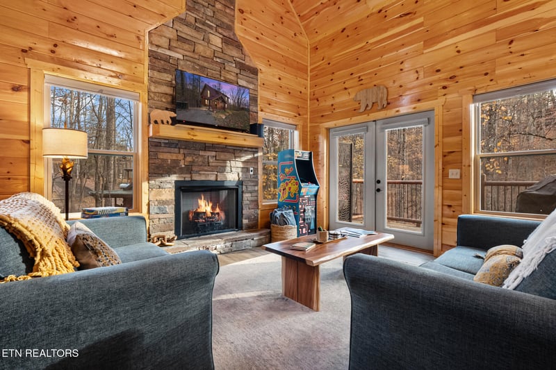 2441 Cedar Ps, Sevierville, TN 37876