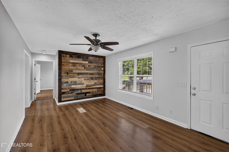 2444 Honey Grove Ln, Knoxville, TN 37923