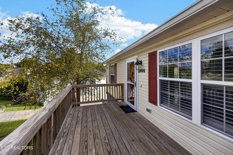 2444 Honey Grove Ln, Knoxville, TN 37923