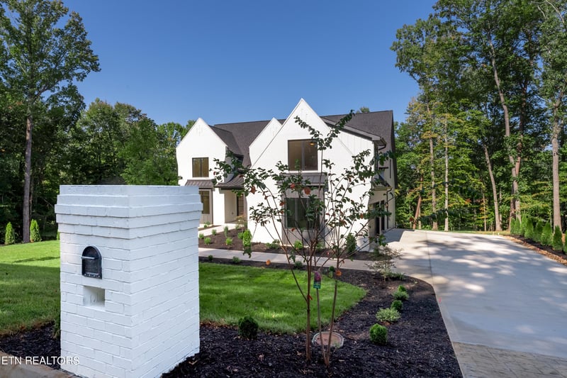2445 Woodland Reserve Ln, Knoxville, TN 37919