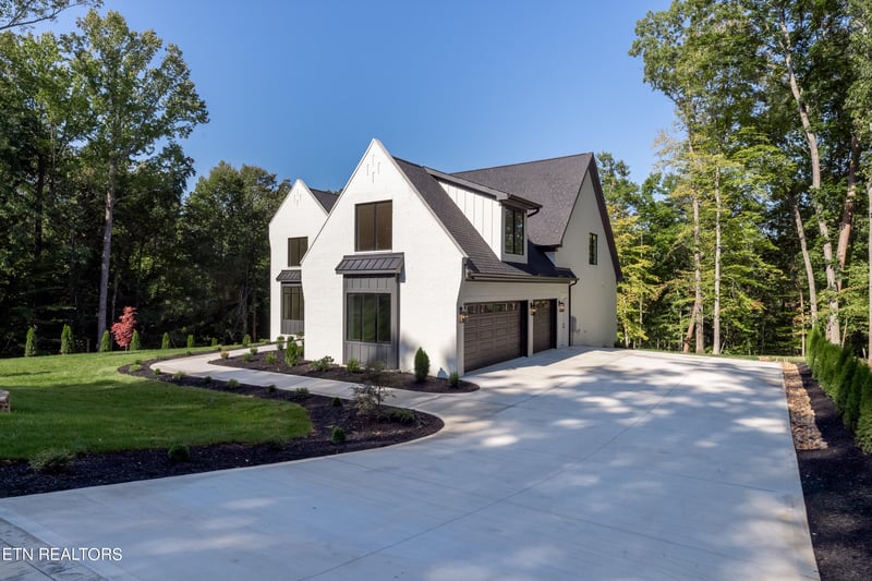 2445 Woodland Reserve Ln, Knoxville, TN 37919