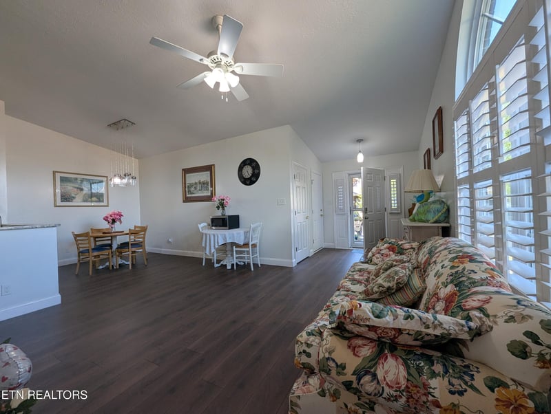 2446 Glen Meadow Rd, Knoxville, TN 37909