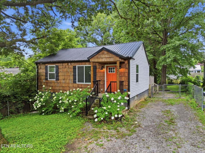 2447 Amber St, Knoxville, TN 37917