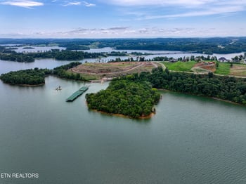 2447 Starboard Crest Rd, Morristown, TN 37814