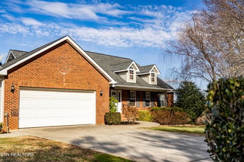2447 Whisper Creek Dr, Friendsville, TN 37737