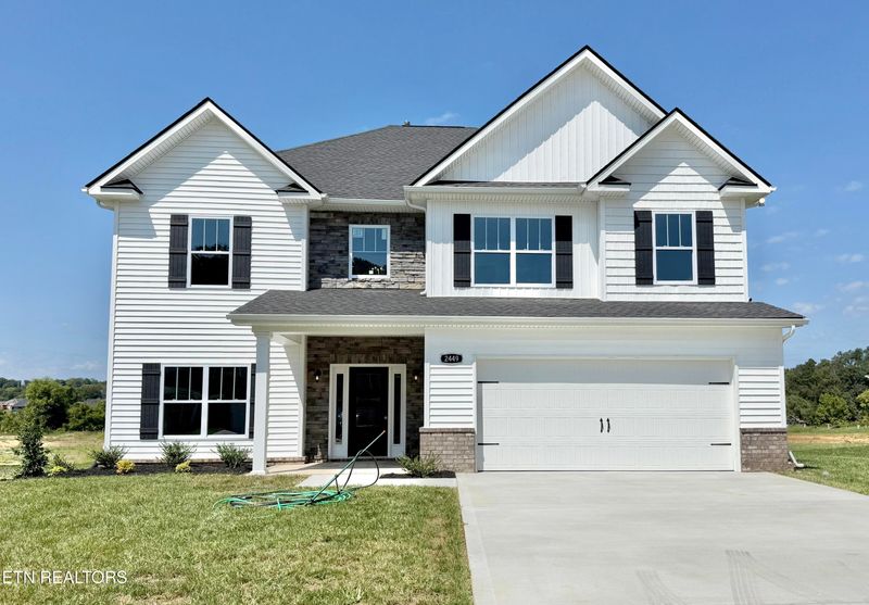 2449 Tributary Dr, Sevierville, TN 37876