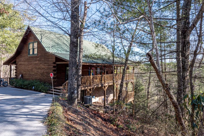 245 Cobblestone Way, Townsend, TN 37882