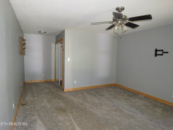 245 Eagle Ridge Dr, Philadelphia, TN 37846