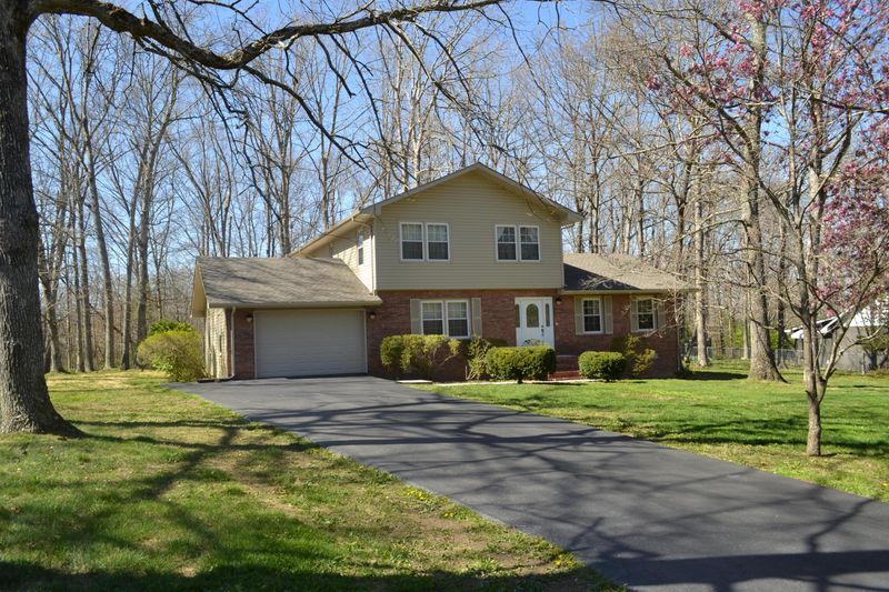 245 Hickory Hollow Dr, Crossville, TN 38555