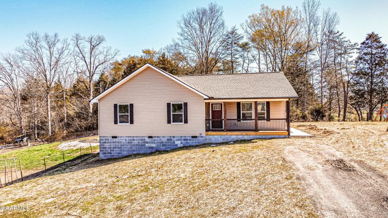245 Sandy Hill Rd, Lafollette, TN 37766