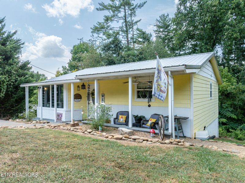 245 White Pine Ln, Rockford, TN 37853
