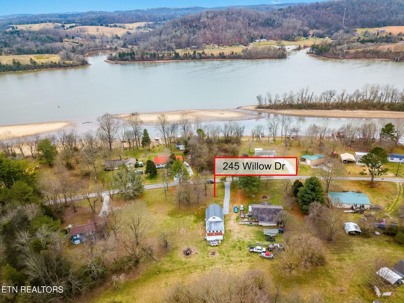 245 Willow Dr, Kingston, TN 37763