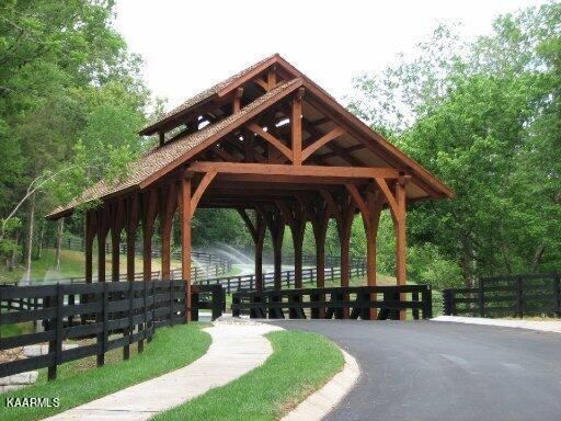 2451 Covered Bridge Blvd #1B, Knoxville, TN 37932