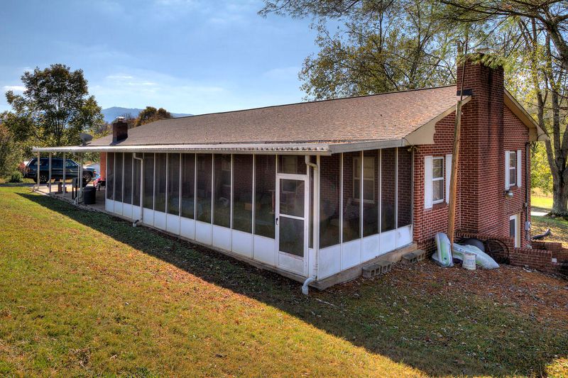 2452 Long Branch Rd, Seymour, TN 37865