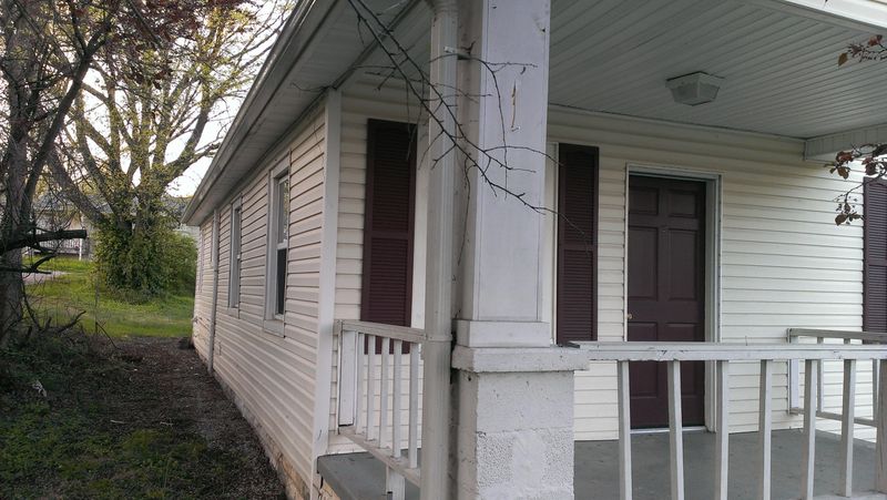 2453 Cecil Ave, Knoxville, TN 37917