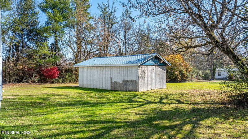 2453 Ellejoy Rd, Walland, TN 37886