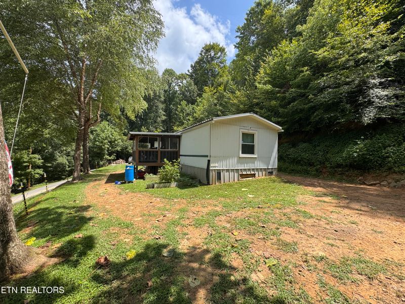 2454 Highway 25w, Lafollette, TN 37766