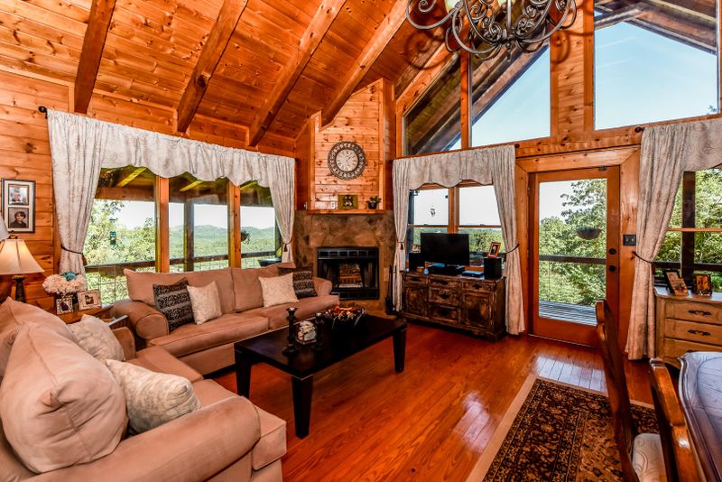 2454 Walnut Ridge Way, Sevierville, TN 37862