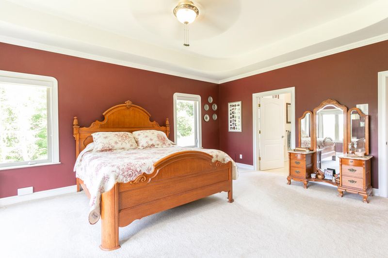 2455 River Sounds Dr, Sevierville, TN 37876