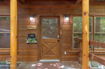 2457 N School House Gap Rd, Sevierville, TN 37876