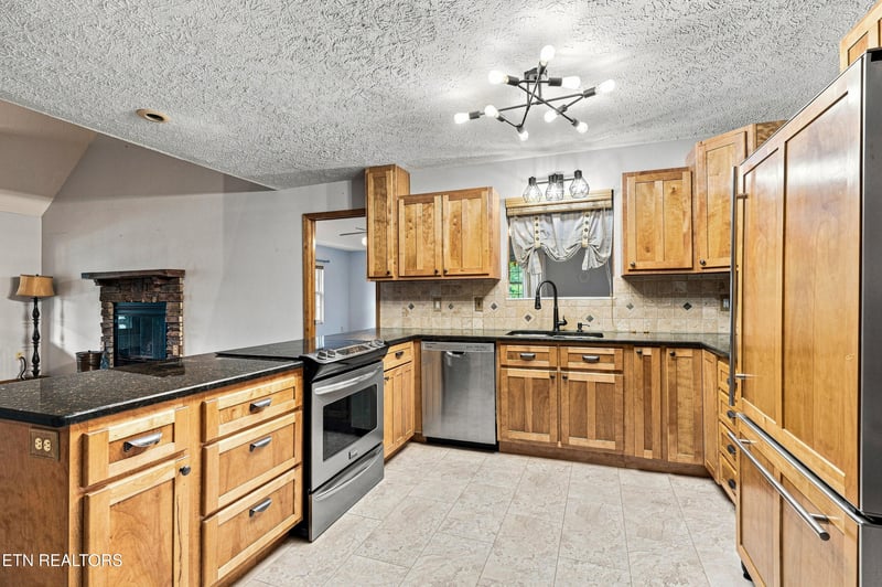 2459 Amanda Ln, Sevierville, TN 37876