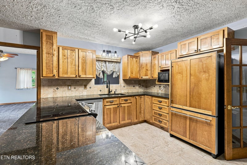 2459 Amanda Ln, Sevierville, TN 37876