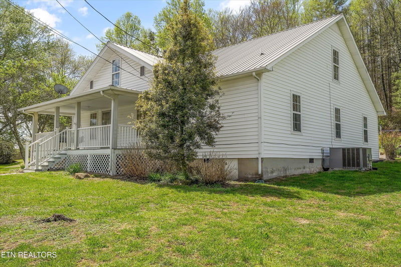 2459 Morgan County Hwy, Wartburg, TN 37887