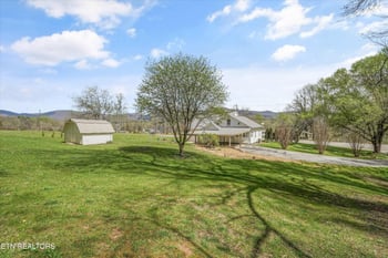 2459 Morgan County Hwy, Wartburg, TN 37887