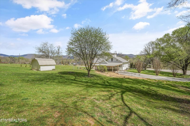 2459 Morgan County Hwy, Wartburg, TN 37887