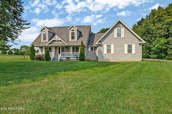 246 Autumn Dr, Crossville, TN 38571