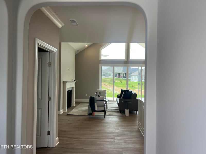 246 Bittersweet Ln, Lenoir City, TN 37771