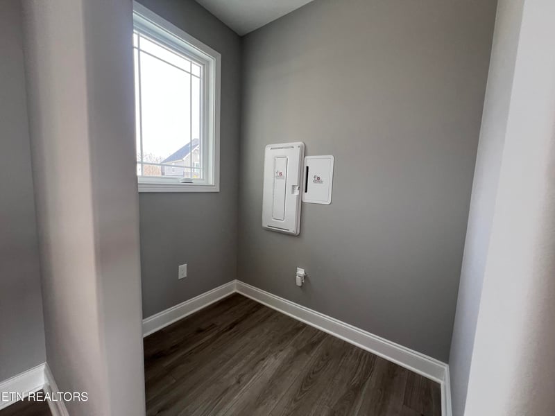 246 Bittersweet Ln, Lenoir City, TN 37771