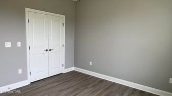 246 Bittersweet Ln, Lenoir City, TN 37771