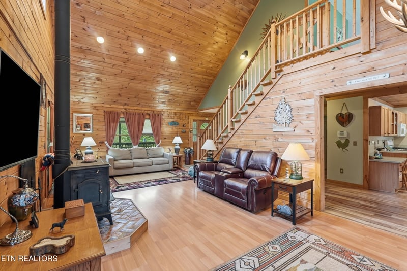 246 Cross Dr, Monterey, TN 38574
