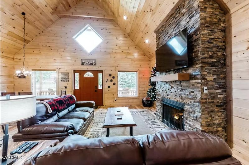 246 Forrest Loop Way, Gatlinburg, TN 37738