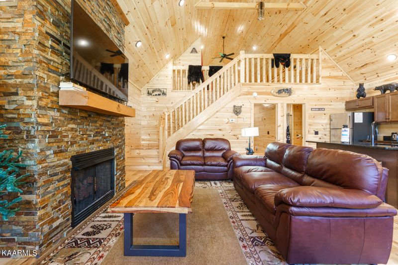 246 Forrest Loop Way, Gatlinburg, TN 37738