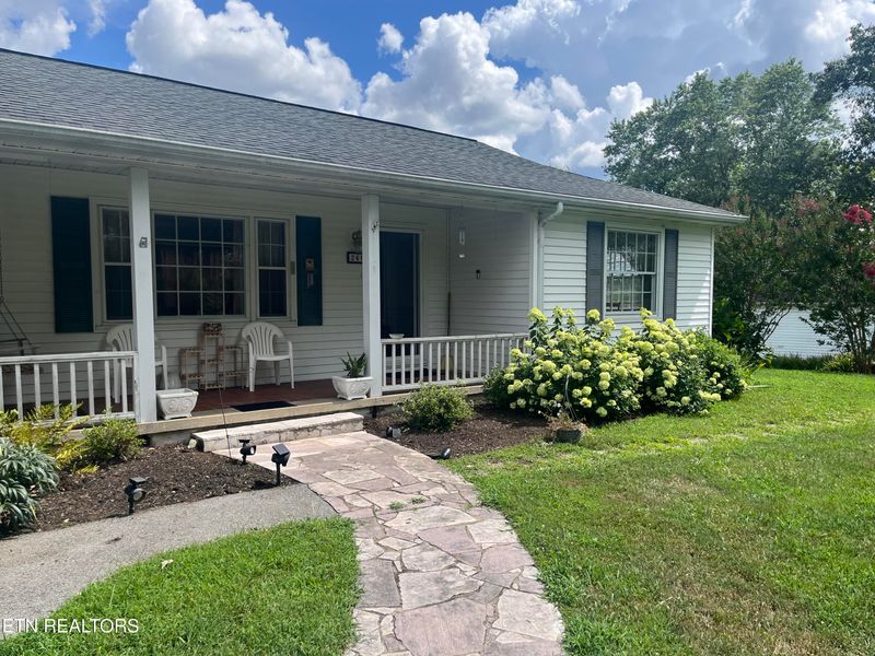 246 Harding Rd, Harriman, TN 37748
