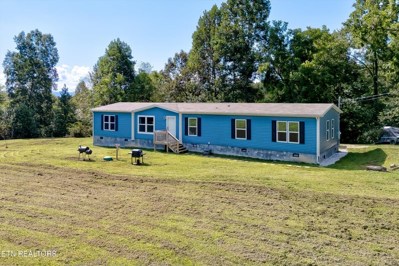 246 Nydeck Rd, Robbins, TN 37852