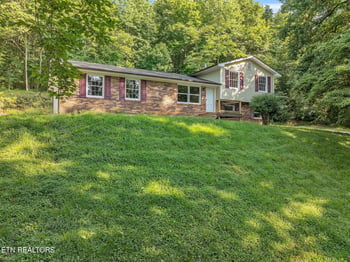 246 Robertson Ln, Caryville, TN 37714