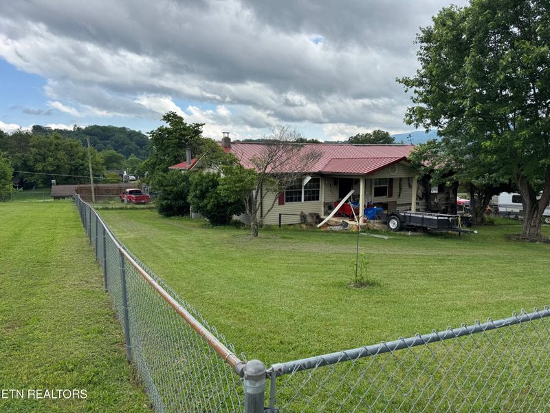 246 Sharp Acres, Jacksboro, TN 37757
