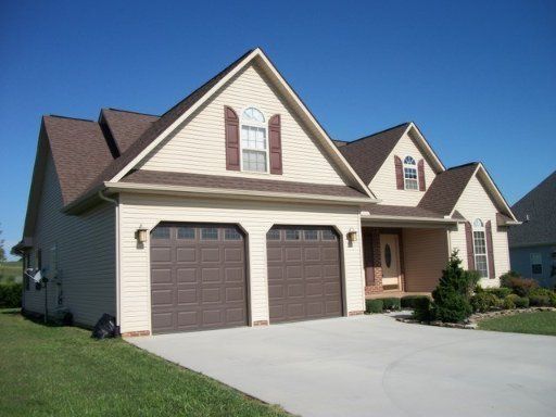 246 Wind Chase Dr, Madisonville, TN 37354