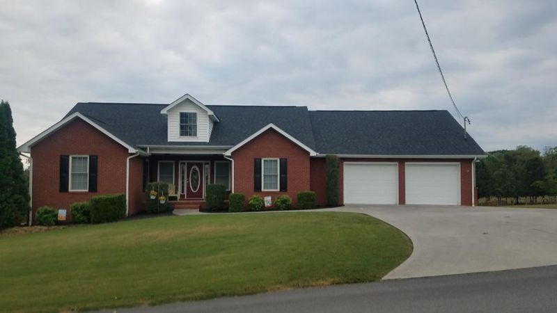 2460 Oakview Ln, Sevierville, TN 37876