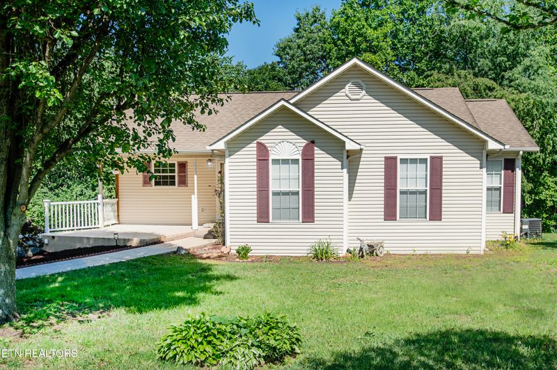 2460 Riverview Rd, Lenoir City, TN 37771