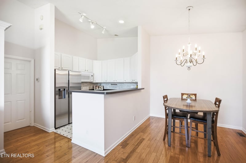 2462 Glen Meadow Rd, Knoxville, TN 37909