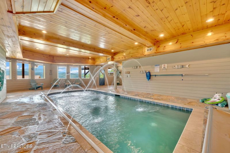 2469 Hackberry Dr, Sevierville, TN 37862