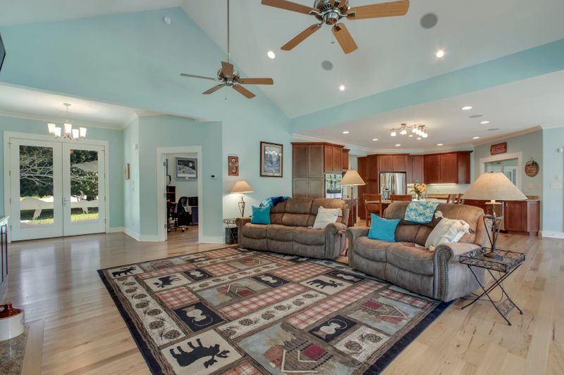 247 Anglers Cove Rd, Kingston, TN 37763