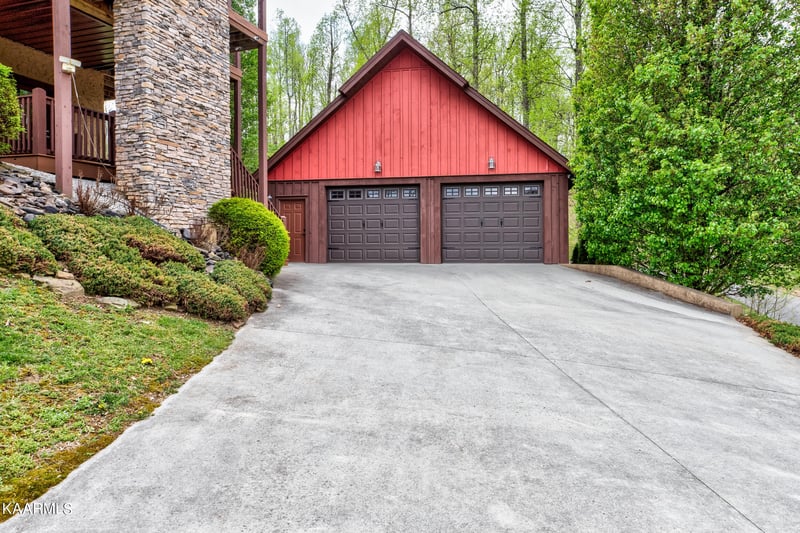 247 Foxwood Dr, Caryville, TN 37714