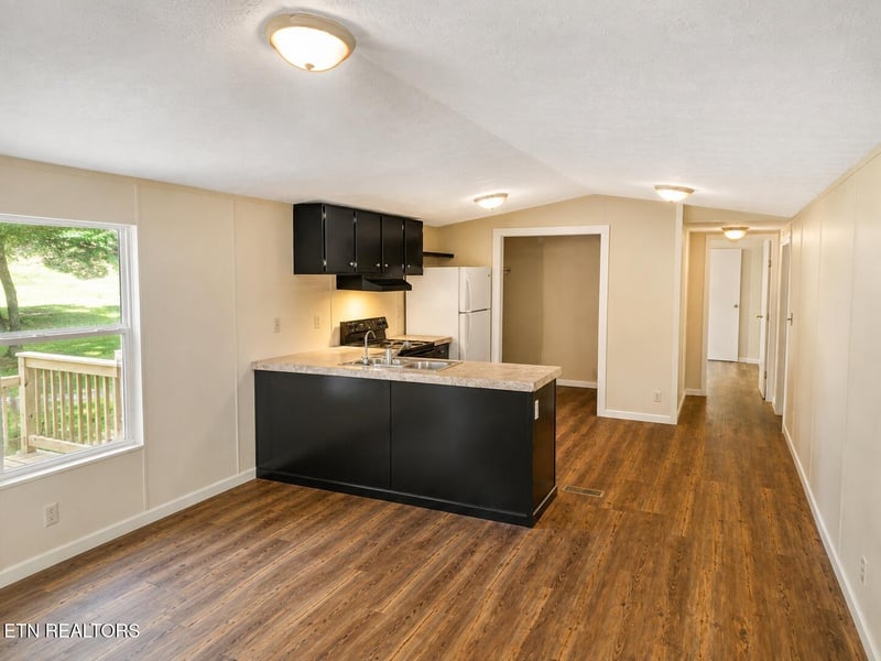 247 Towee Falls Rd, Tellico Plains, TN 37385